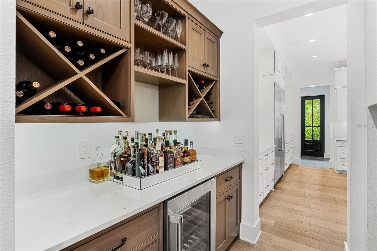 O6357810 Property Photo