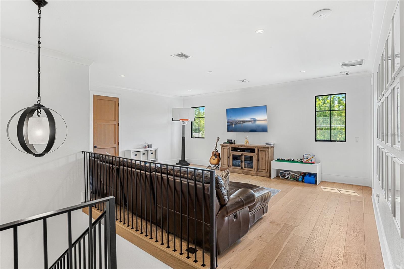 O6357810 Property Photo