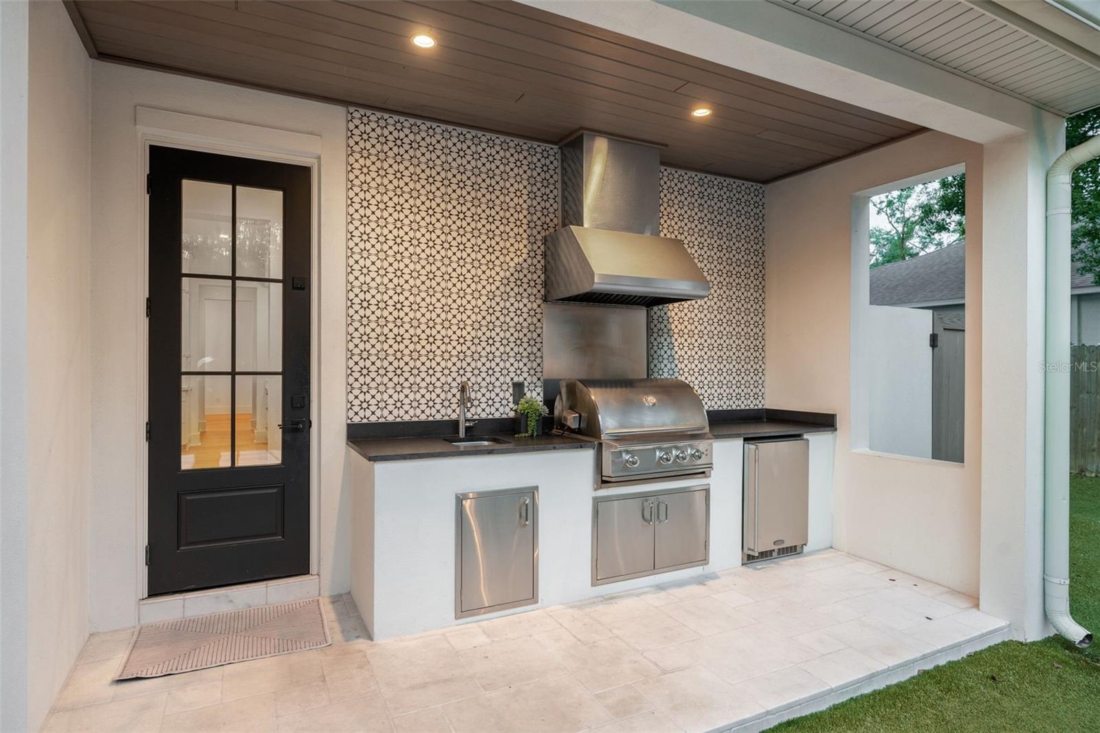 O6357810 Property Photo