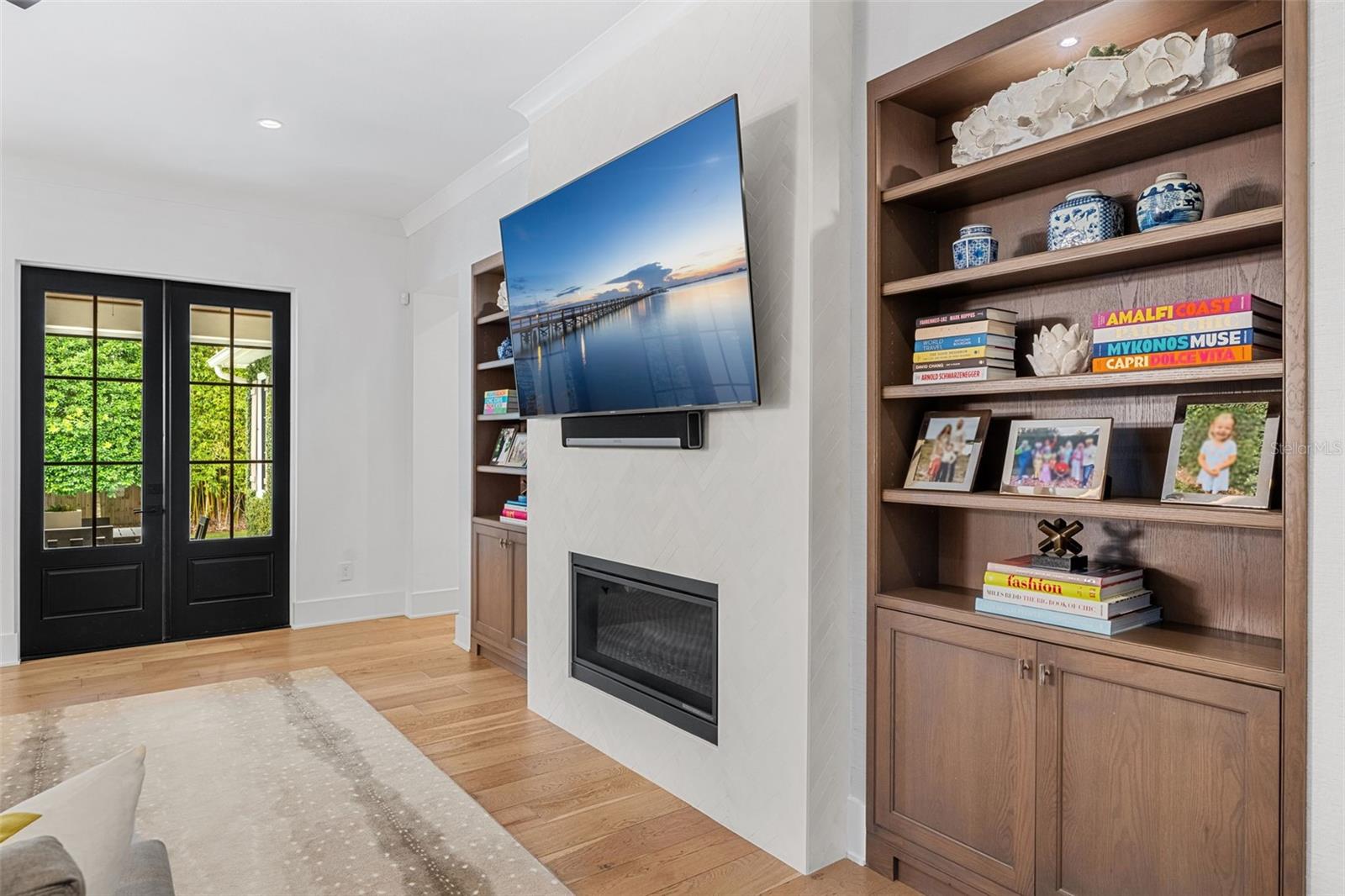 O6357810 Property Photo