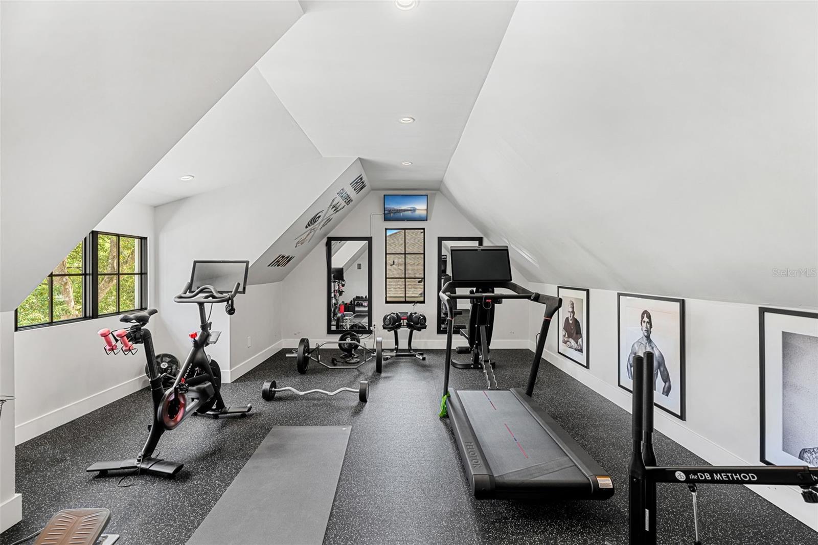 O6357810 Property Photo