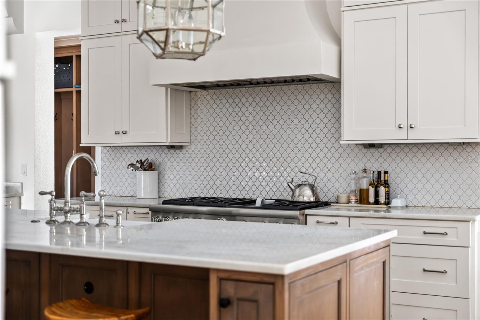 O6357810 Property Photo