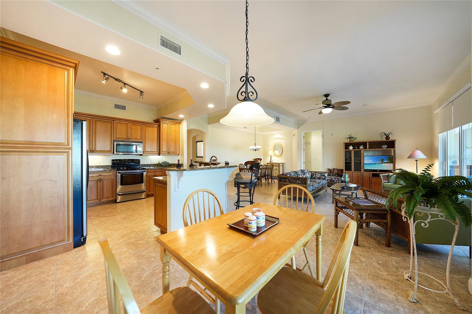 290 LEWIS CIR #121, PUNTA GORDA, FL, 33950