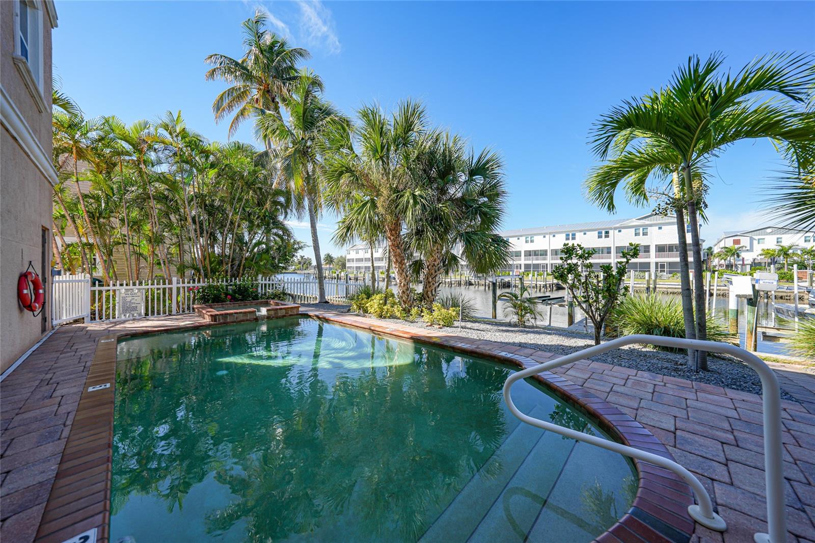 290 LEWIS CIR #121, PUNTA GORDA, FL, 33950