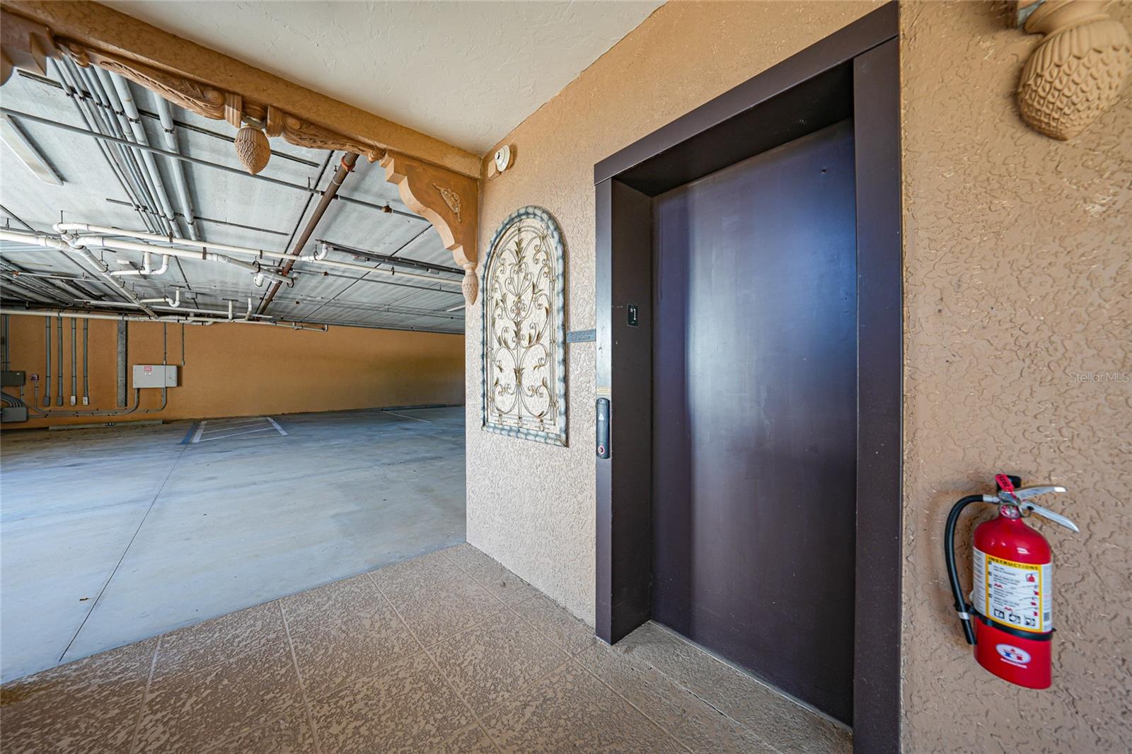 290 LEWIS CIR #121, PUNTA GORDA, FL, 33950