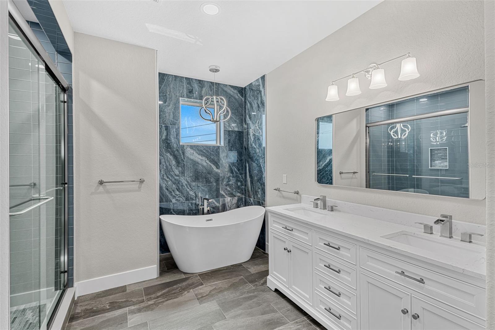 A4670892 Property Photo