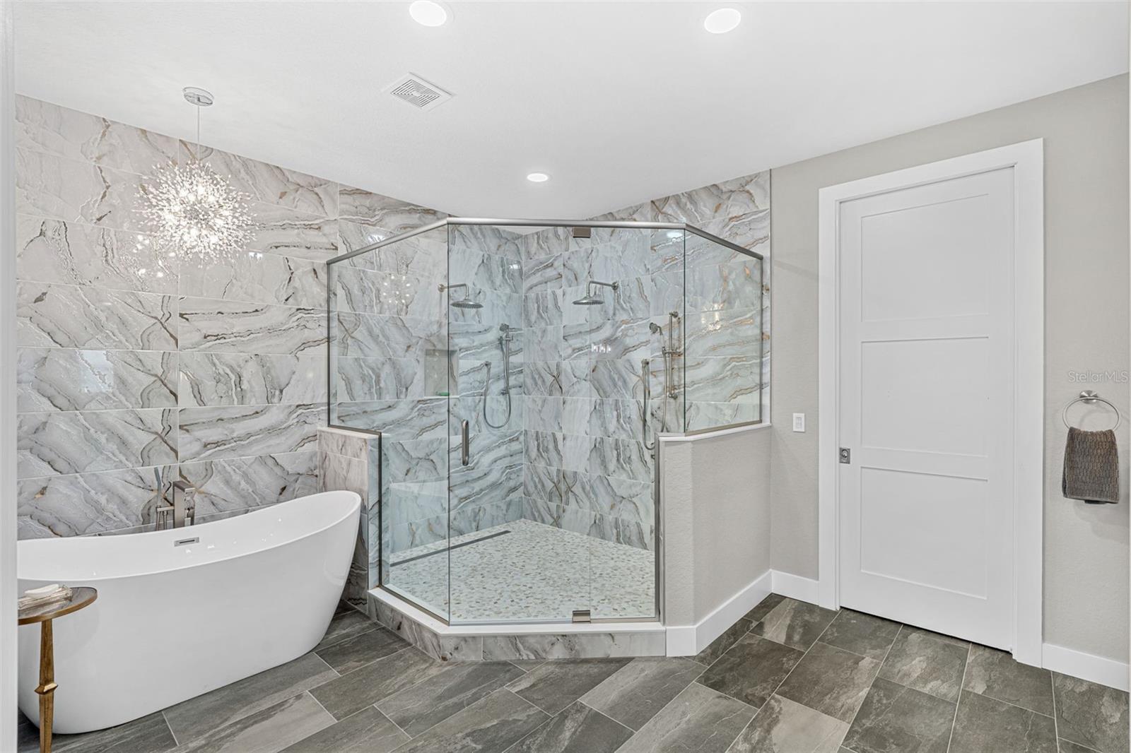 A4670892 Property Photo