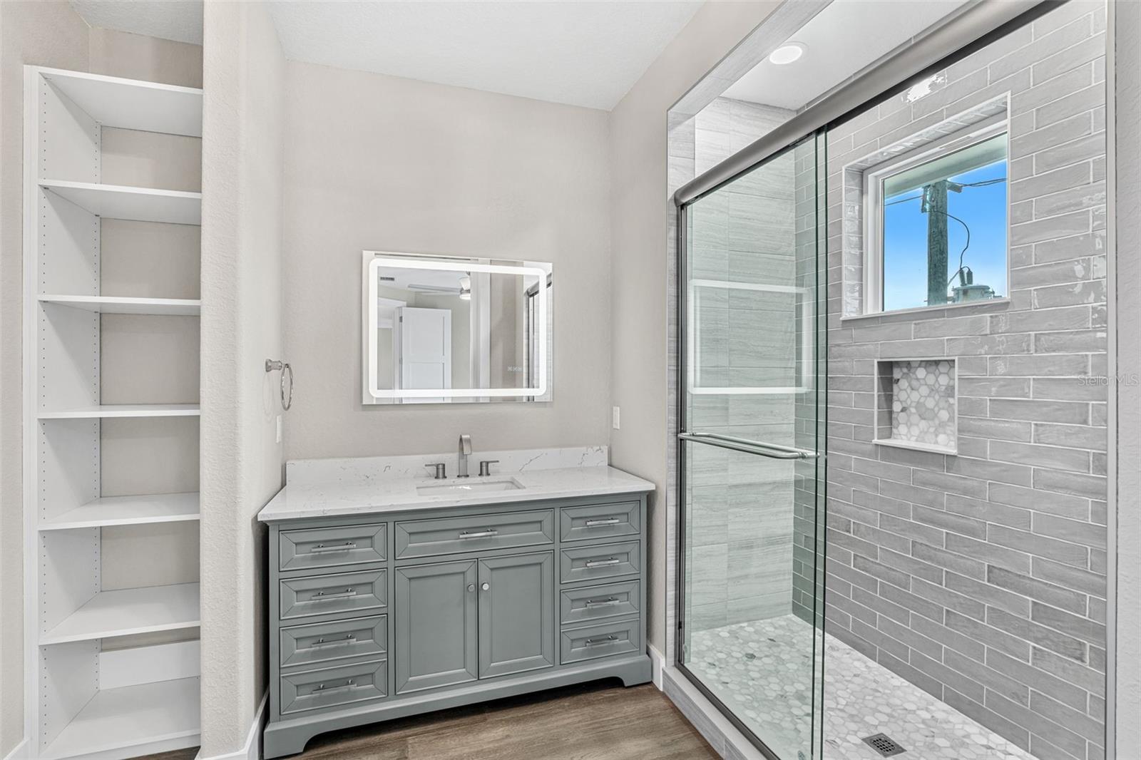 A4670892 Property Photo