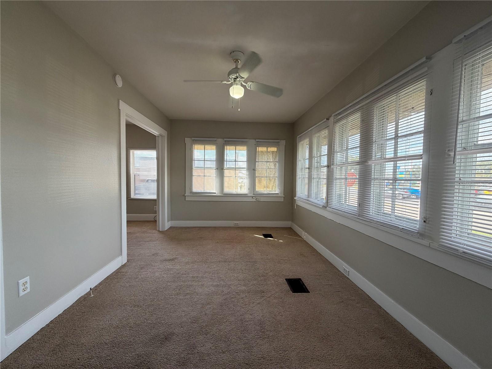 18 E GOLF LINKS AVE, EUSTIS, FL, 32726