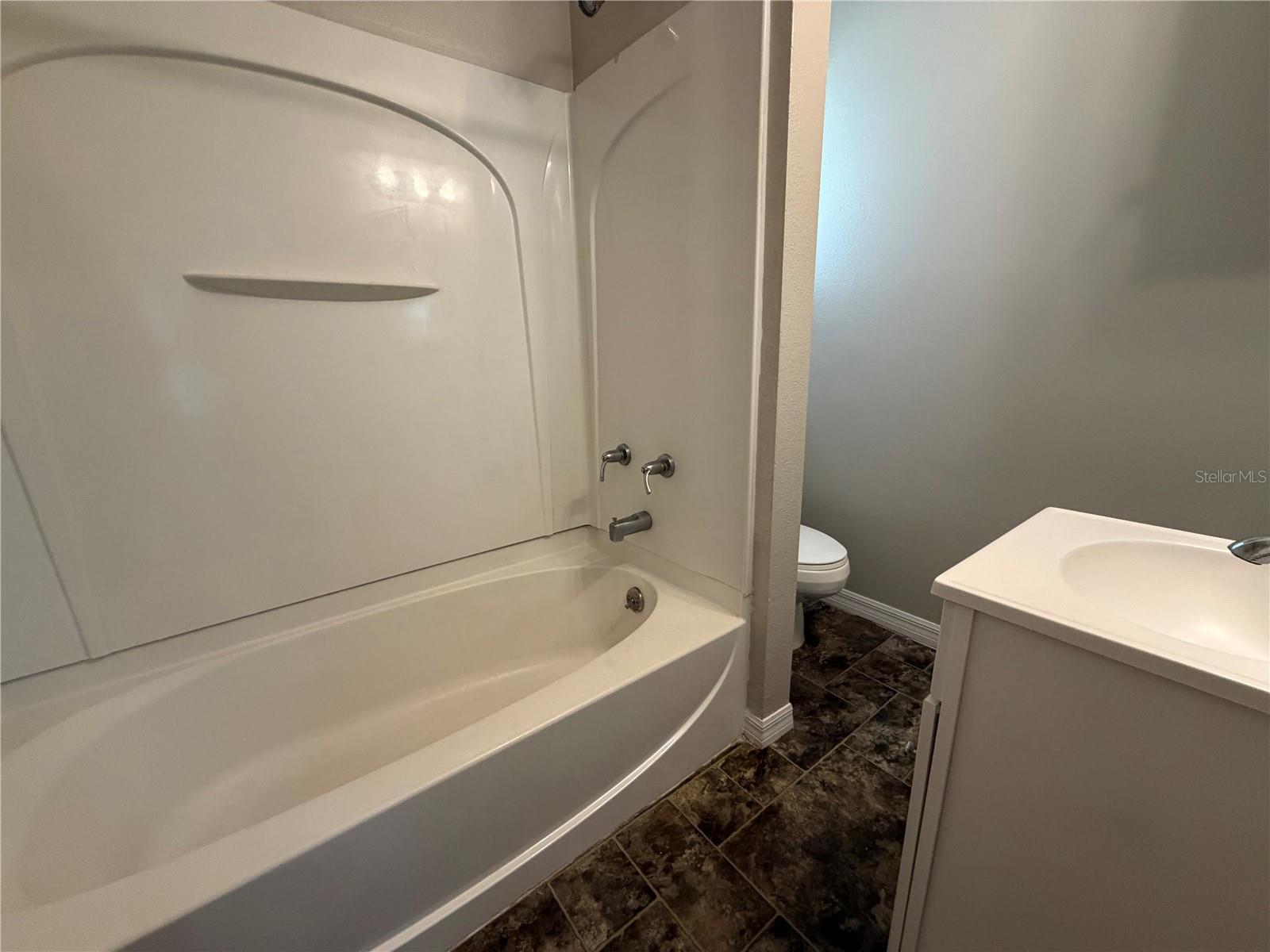 18 E GOLF LINKS AVE, EUSTIS, FL, 32726