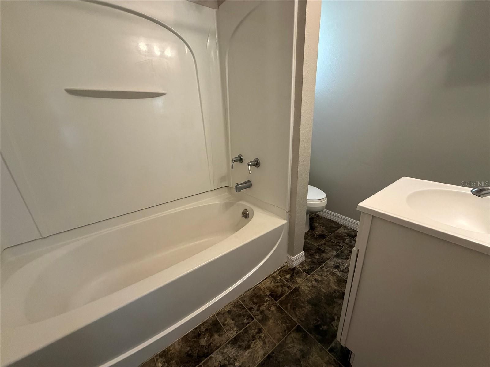 18 E GOLF LINKS AVE, EUSTIS, FL, 32726