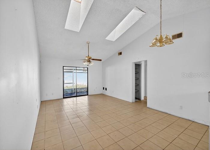 O6357846 Property Photo