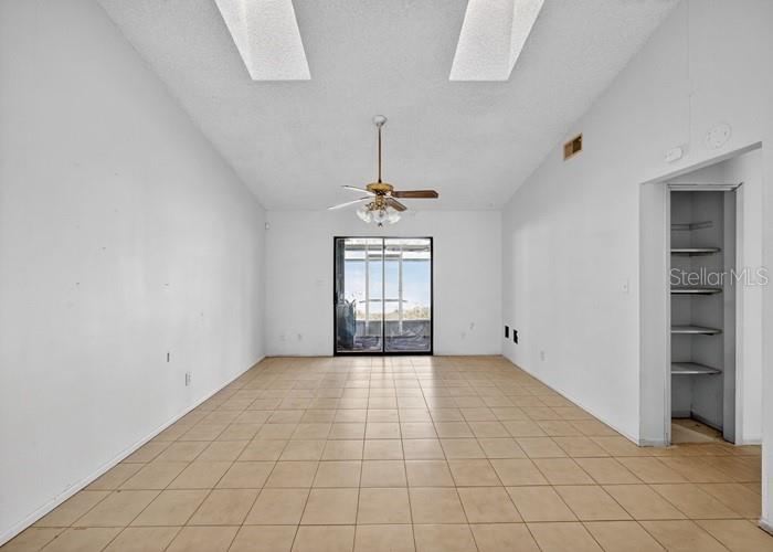 O6357846 Property Photo