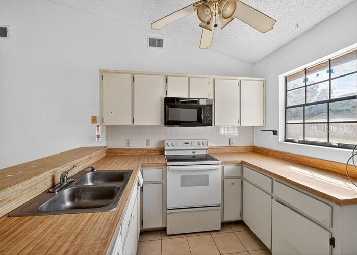 O6357846 Property Photo