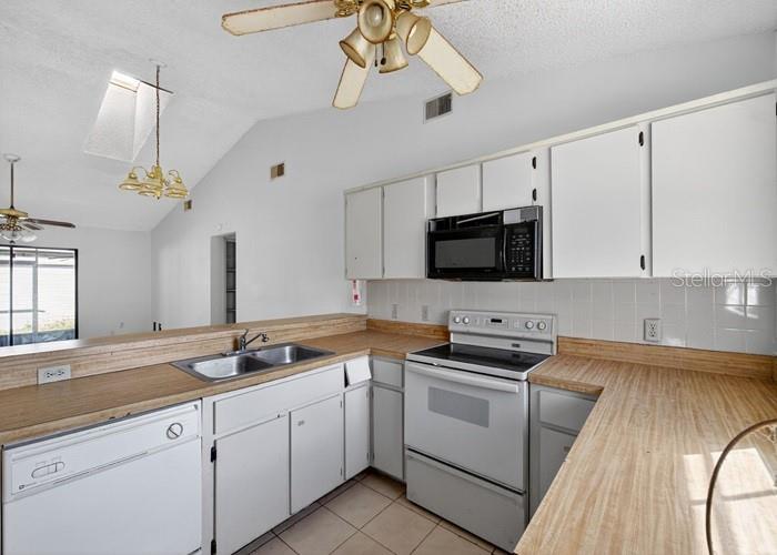 O6357846 Property Photo