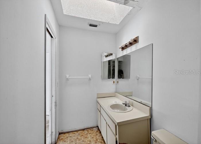 O6357846 Property Photo