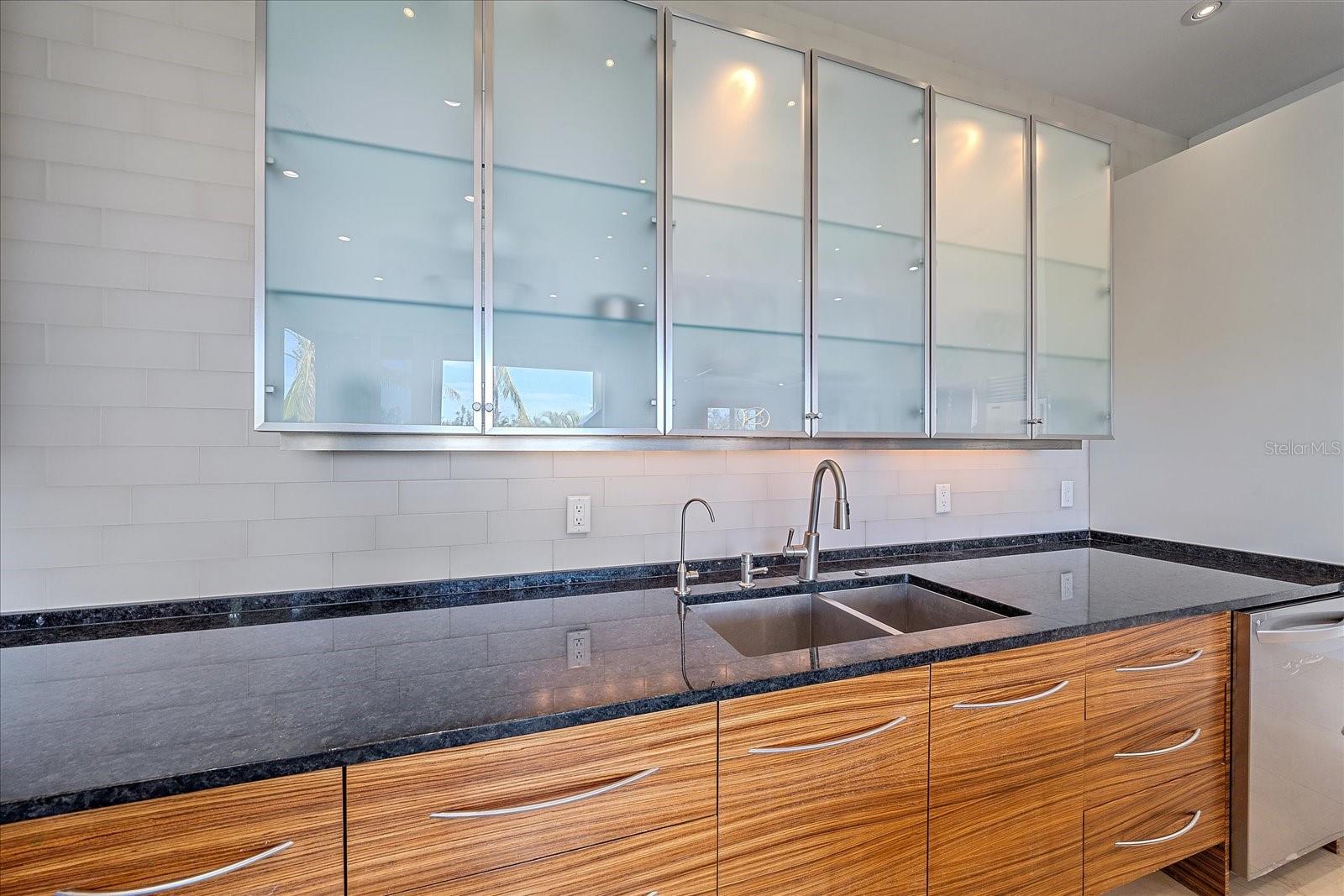 A4670896 Property Photo