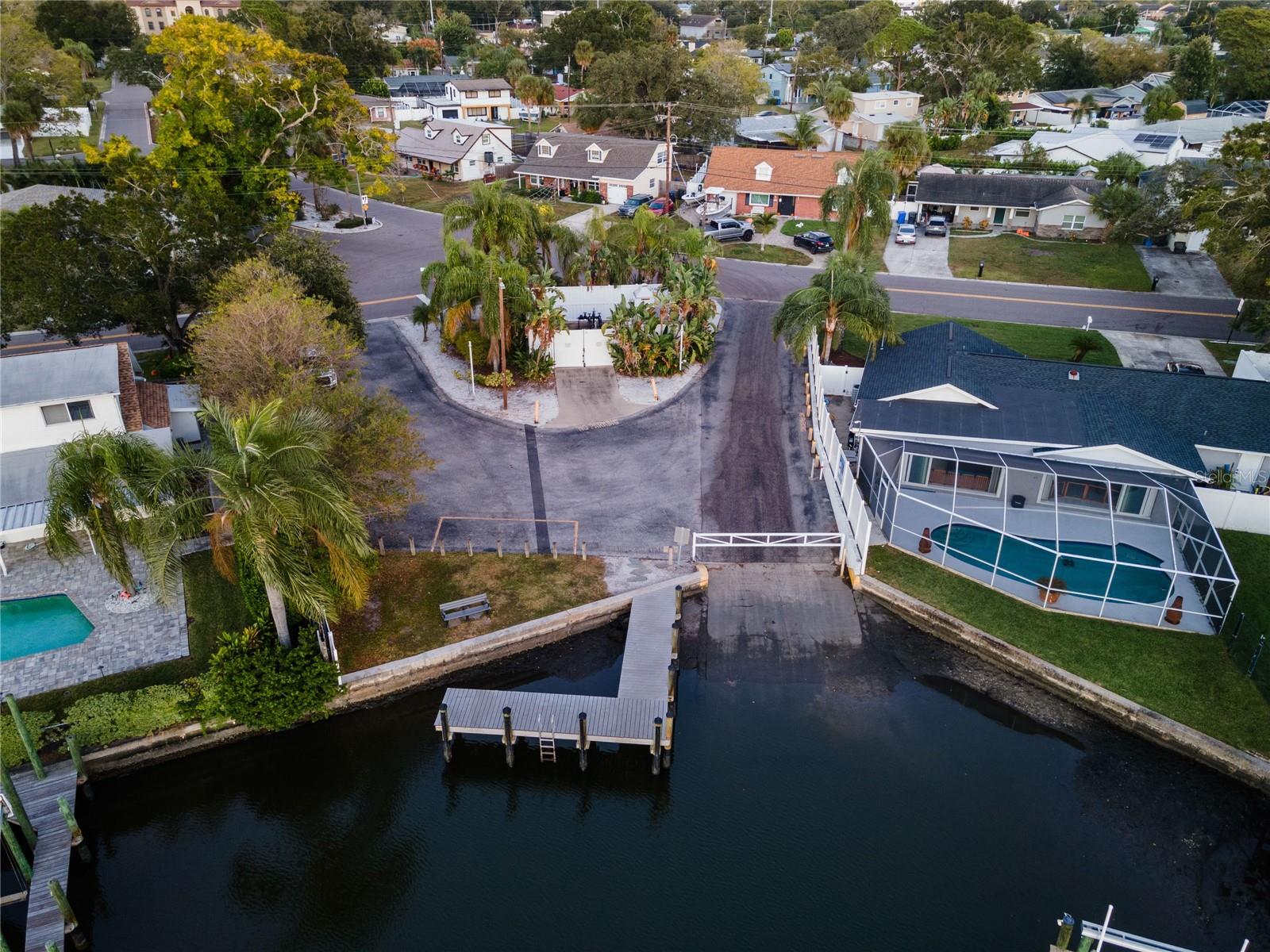 4902 STOLLS AVE, TAMPA, FL, 33615