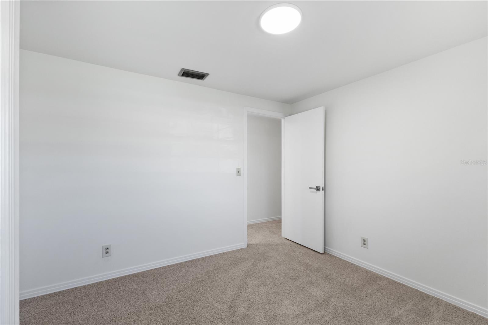 4902 STOLLS AVE, TAMPA, FL, 33615