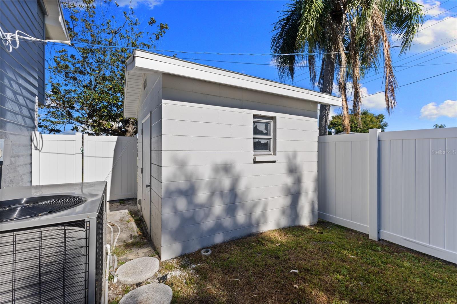 4902 STOLLS AVE, TAMPA, FL, 33615