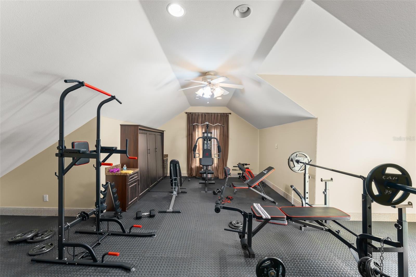 O6357873 Property Photo