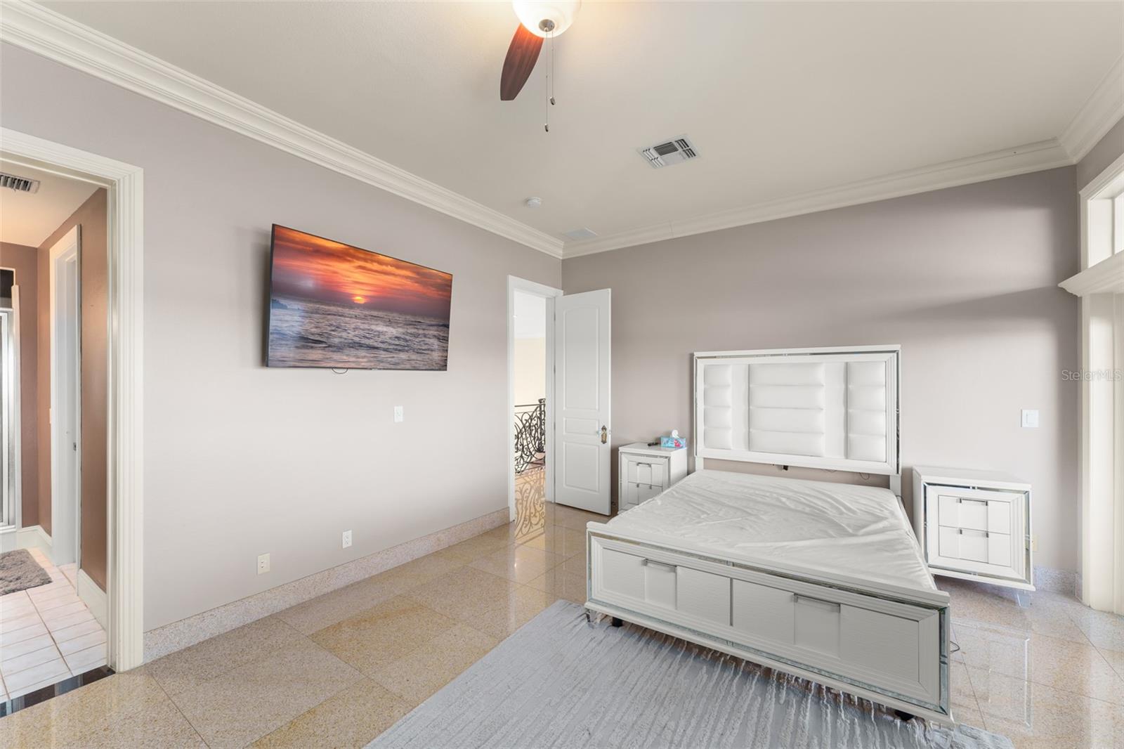 O6357873 Property Photo