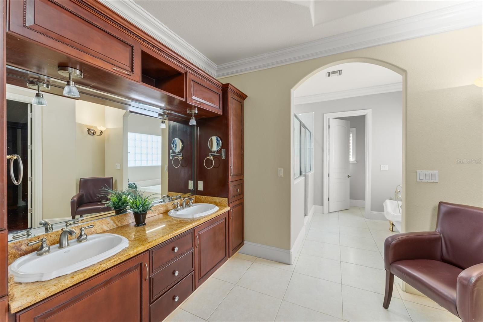 O6357873 Property Photo