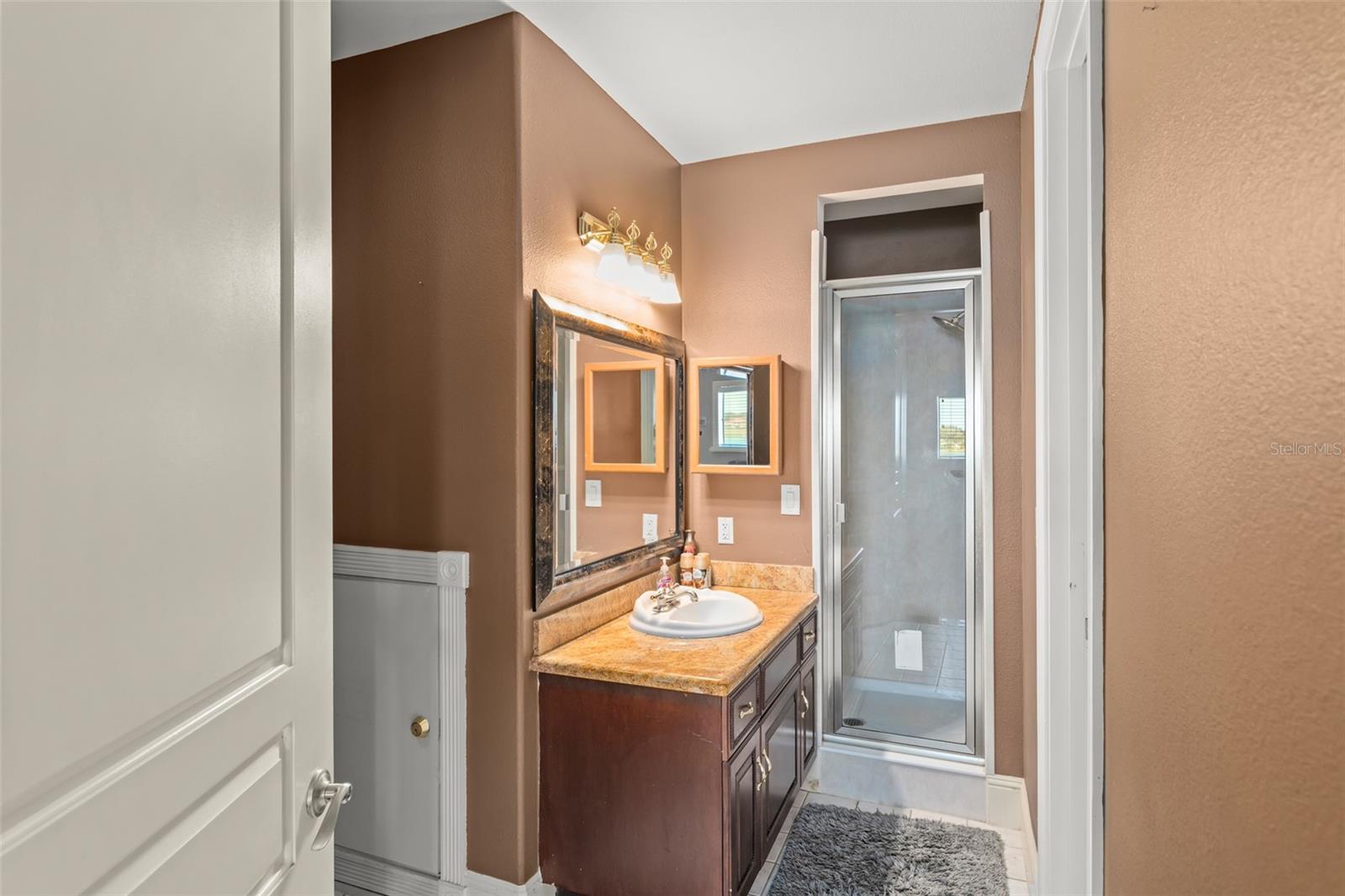 O6357873 Property Photo