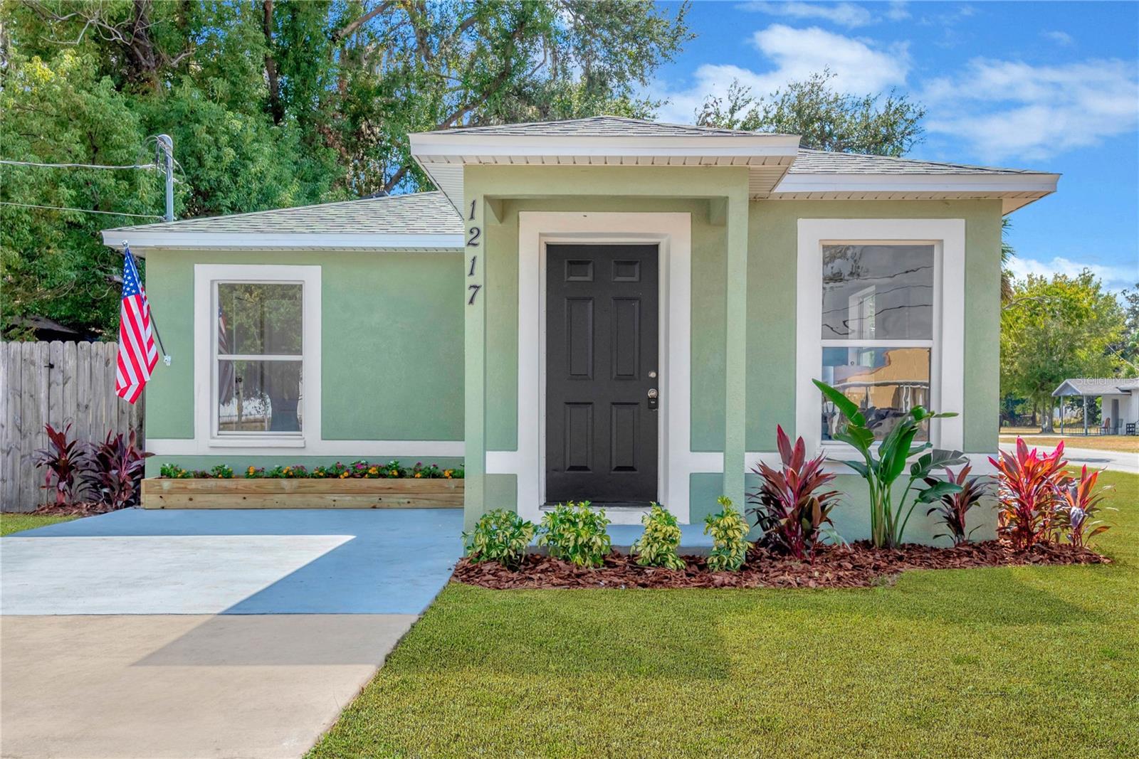 1217 W BALL ST, PLANT CITY, FL, 33563