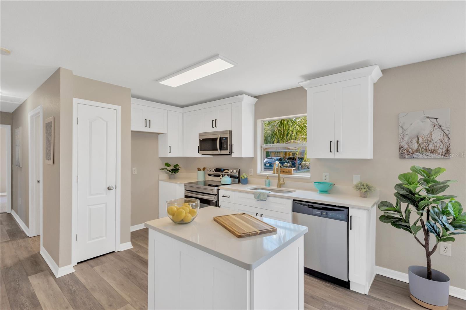 1217 W BALL ST, PLANT CITY, FL, 33563