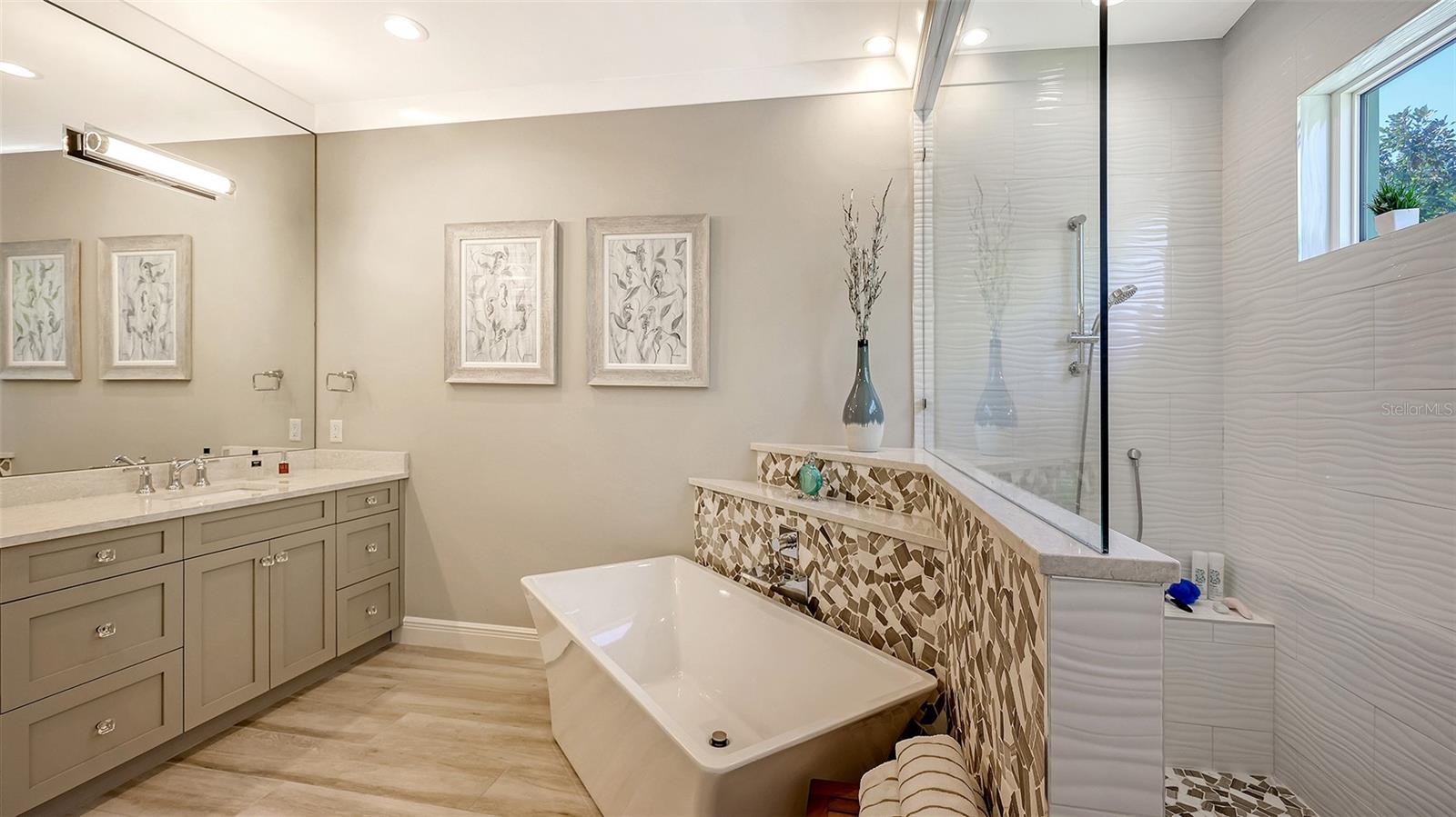 A4670926 Property Photo