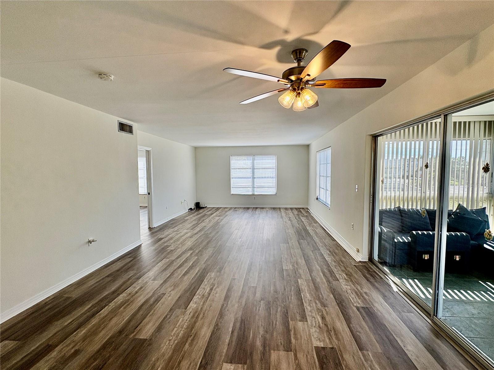 147 BLUFF VIEW #110, BELLEAIR BLUFFS, FL, 33770