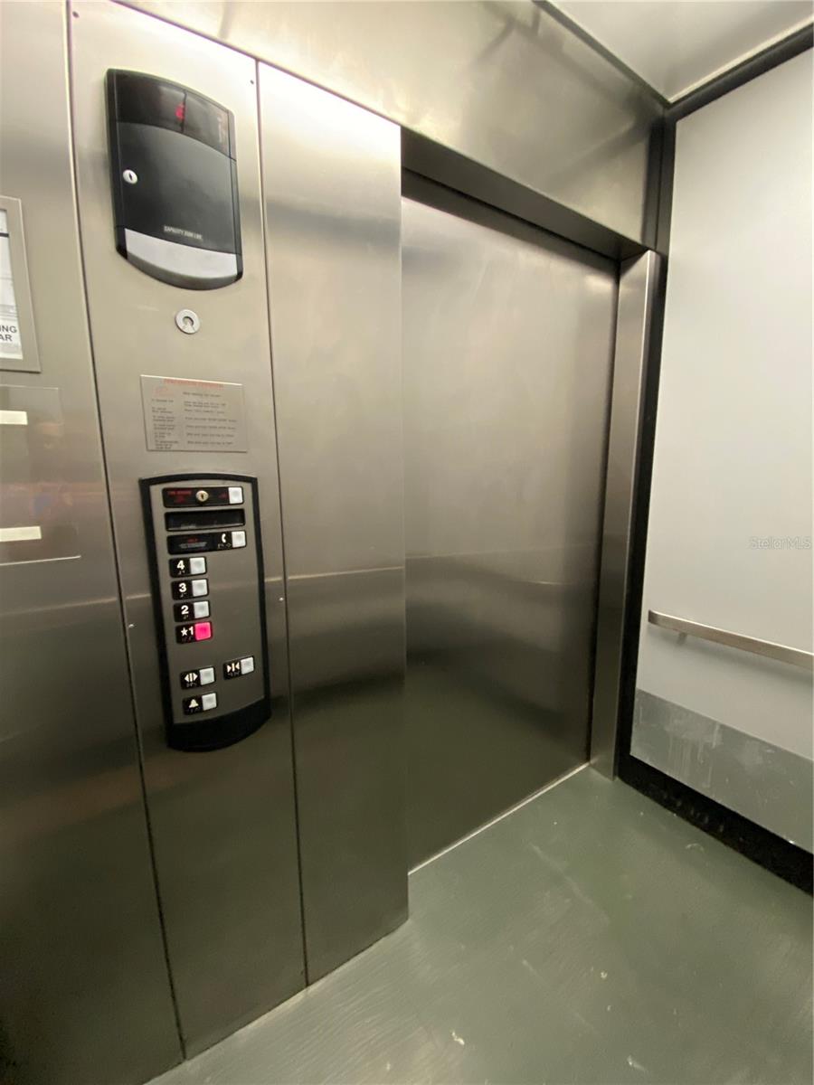 1501 DOYLE CARLTON DR #305, TAMPA, FL, 33602