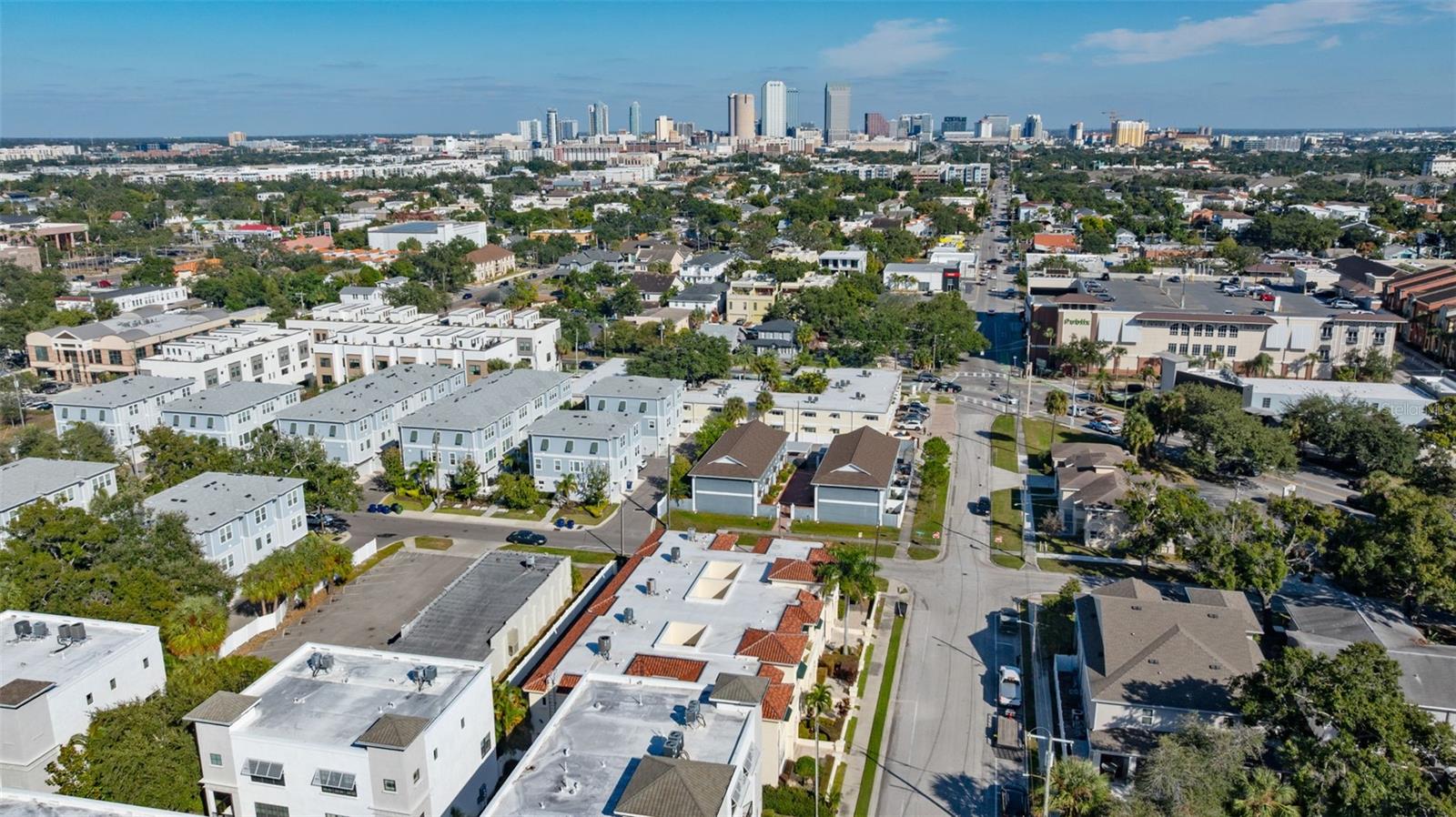 2555 W PLATT ST, TAMPA, FL, 33609