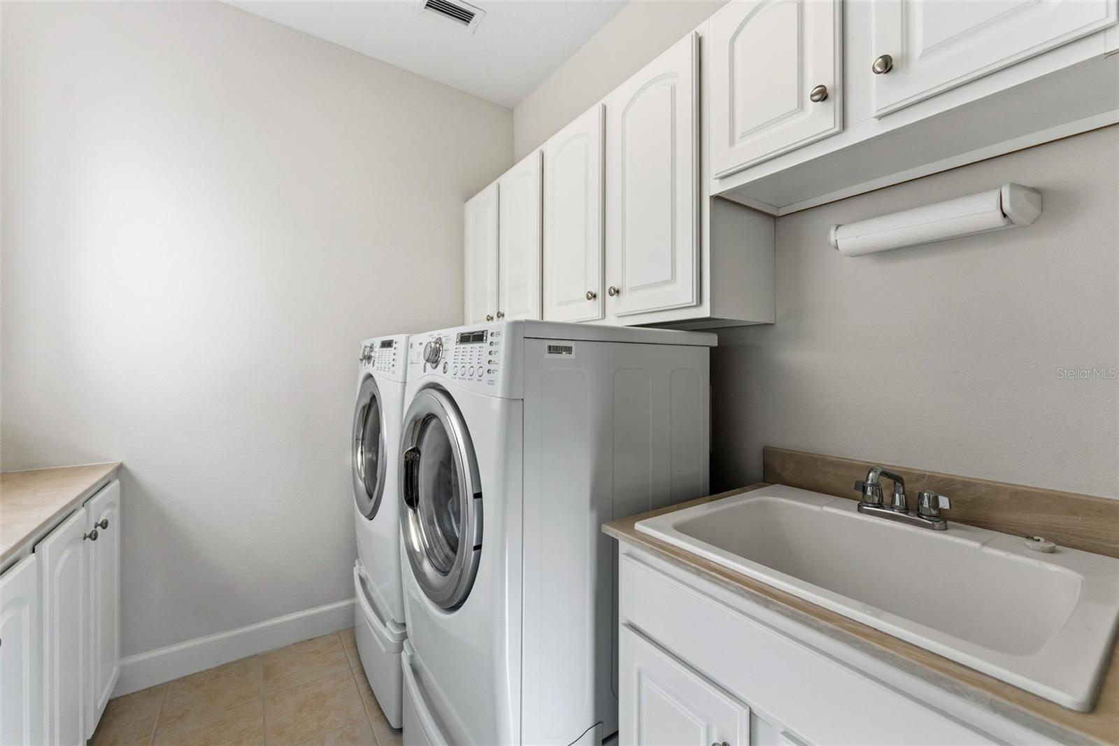 2555 W PLATT ST, TAMPA, FL, 33609