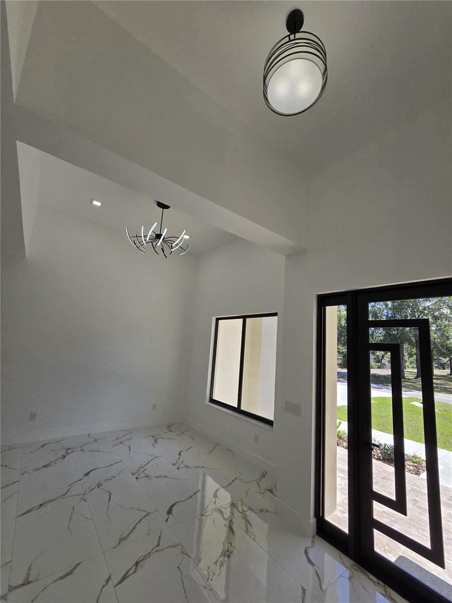 5823 WHIPPOORWILL DR, TAMPA, FL, 33624