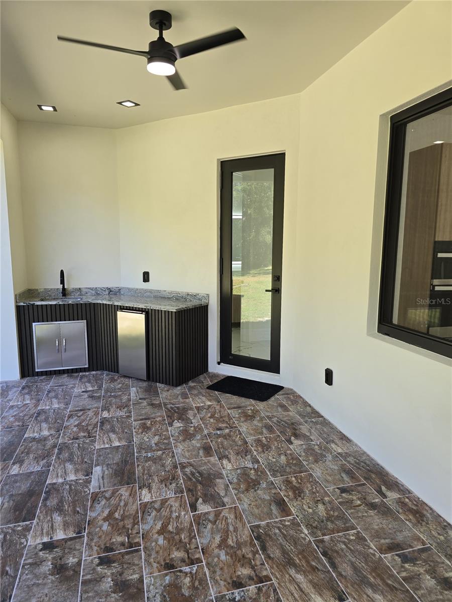 5823 WHIPPOORWILL DR, TAMPA, FL, 33624