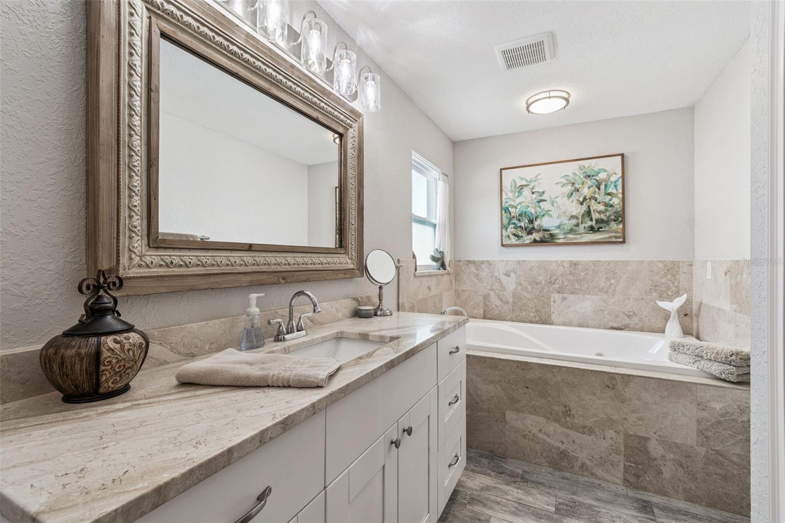 2039 KINGFISHER DR, PALM HARBOR, FL, 34683