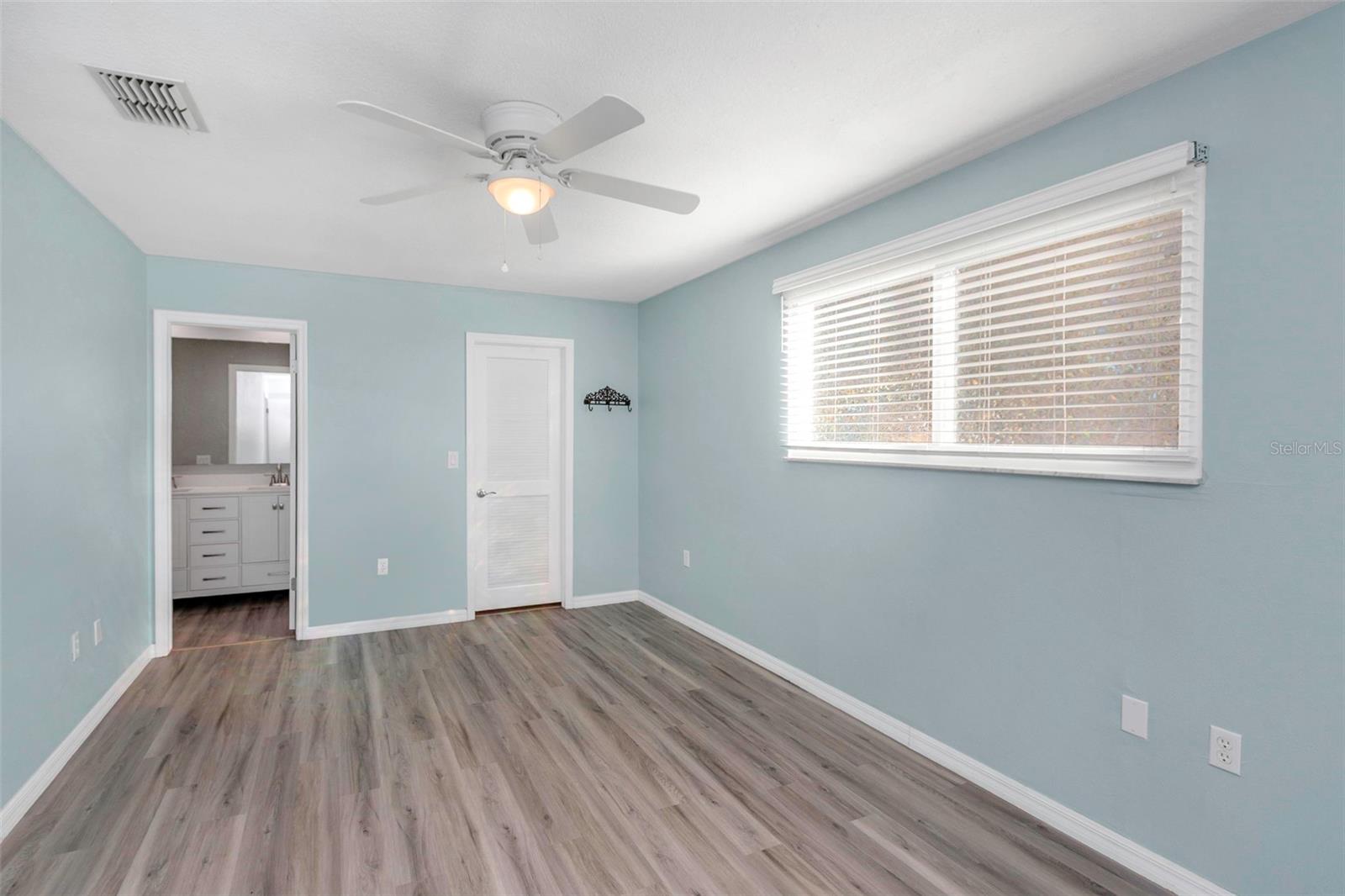 2nd Bedroom Upstairs