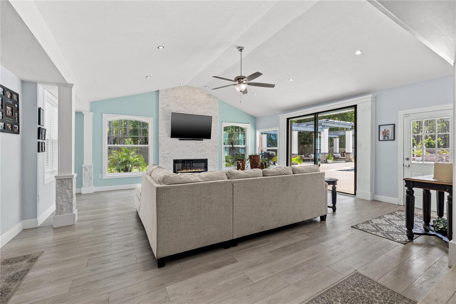 18102 LIVINGSTON AVE, LUTZ, FL, 33559