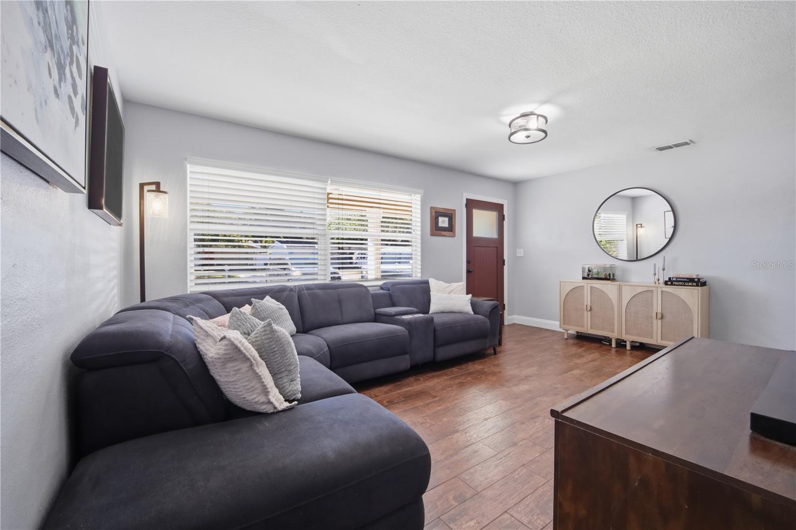 5515 57TH AVE N, ST PETERSBURG, FL, 33709