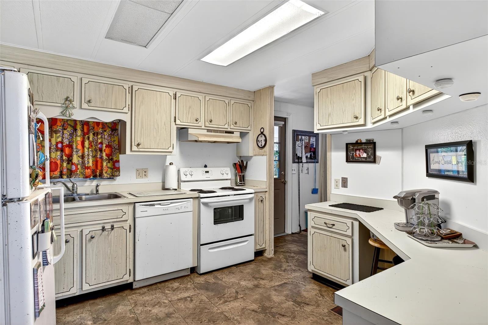 7384 FIRST LOOP AVE, BROOKSVILLE, FL, 34613