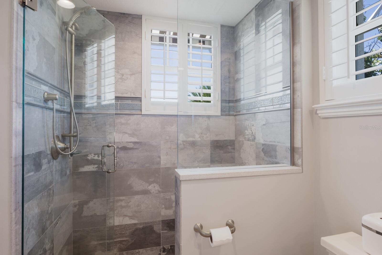 D6144603 Property Photo