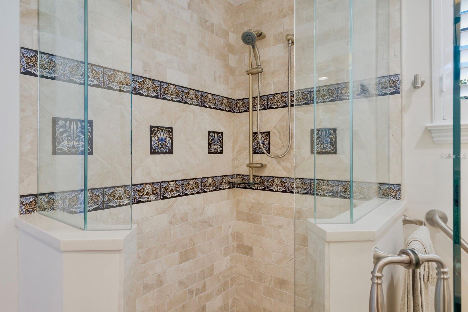 D6144603 Property Photo