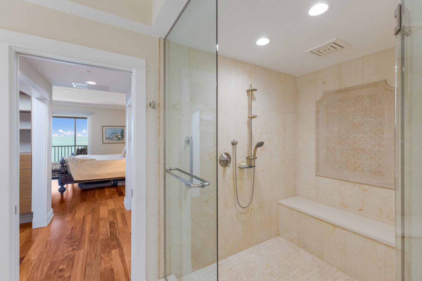 D6144603 Property Photo