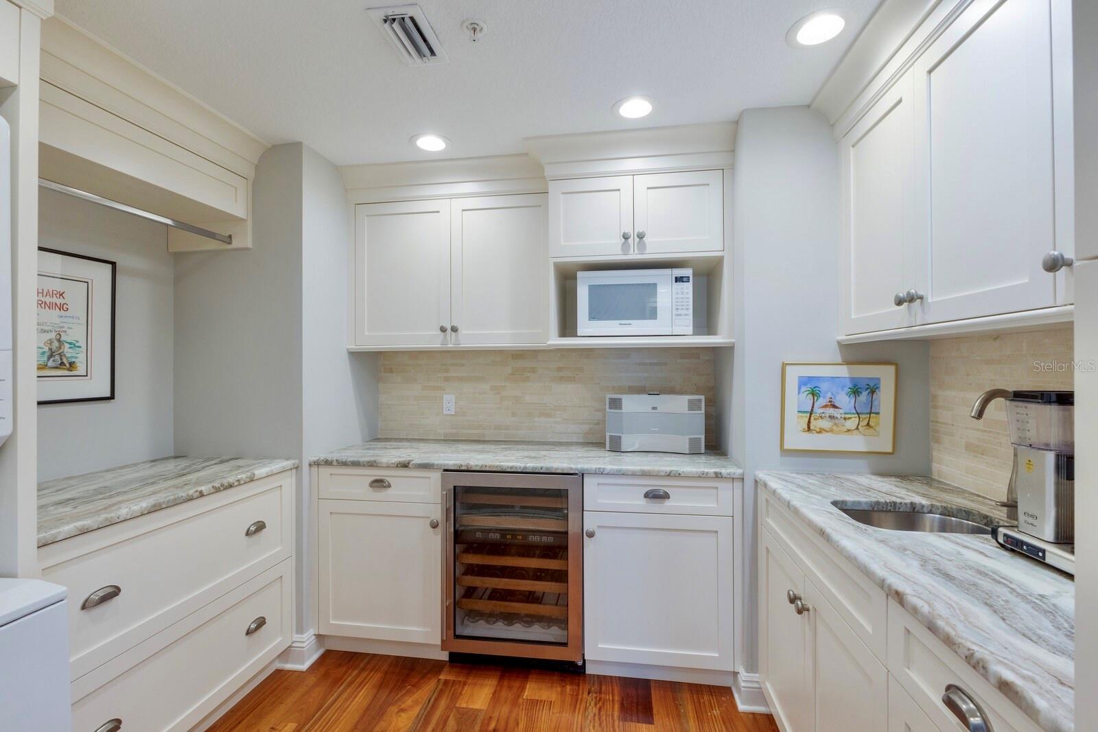 D6144603 Property Photo