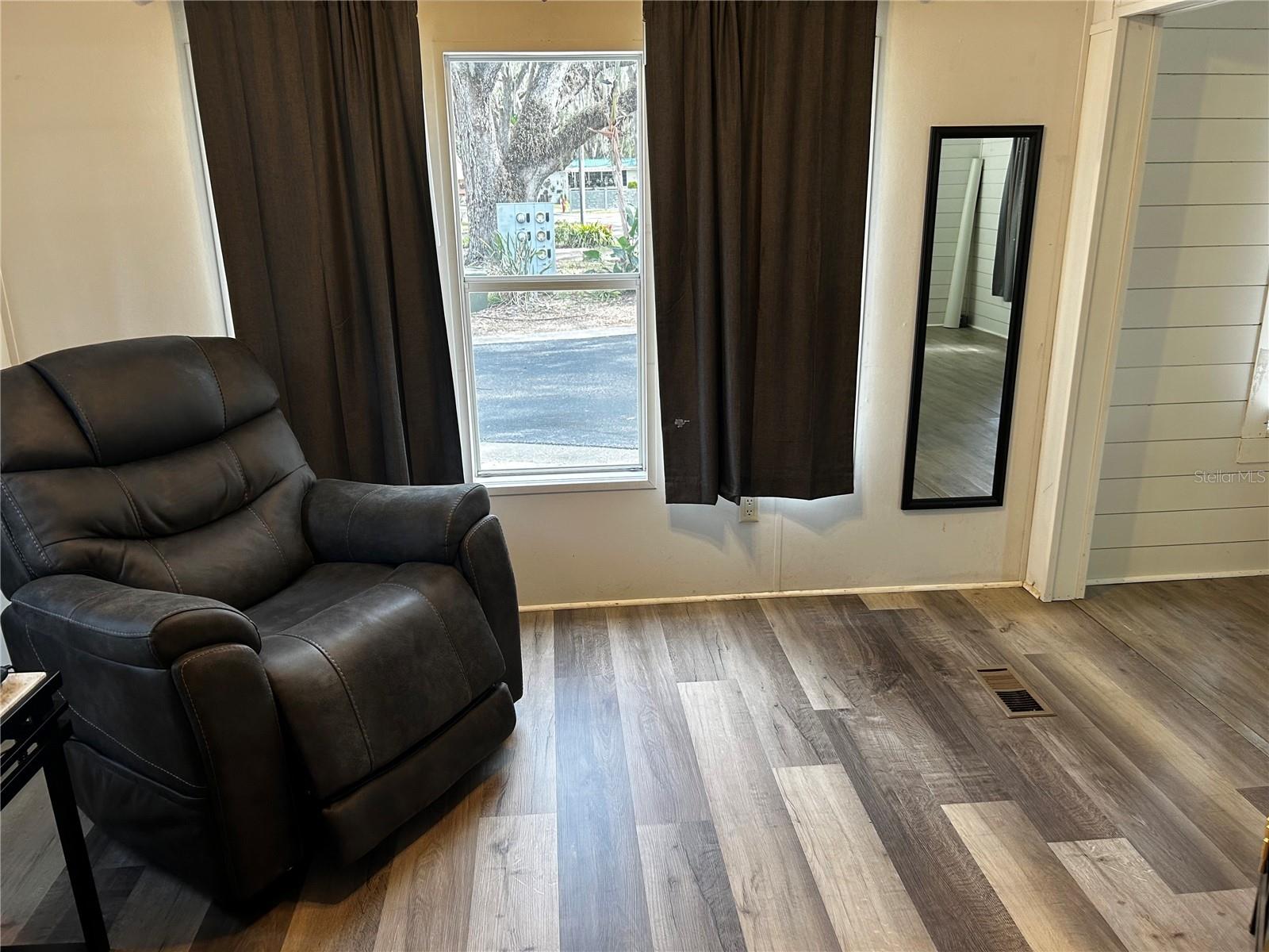 TB8444972 Property Photo