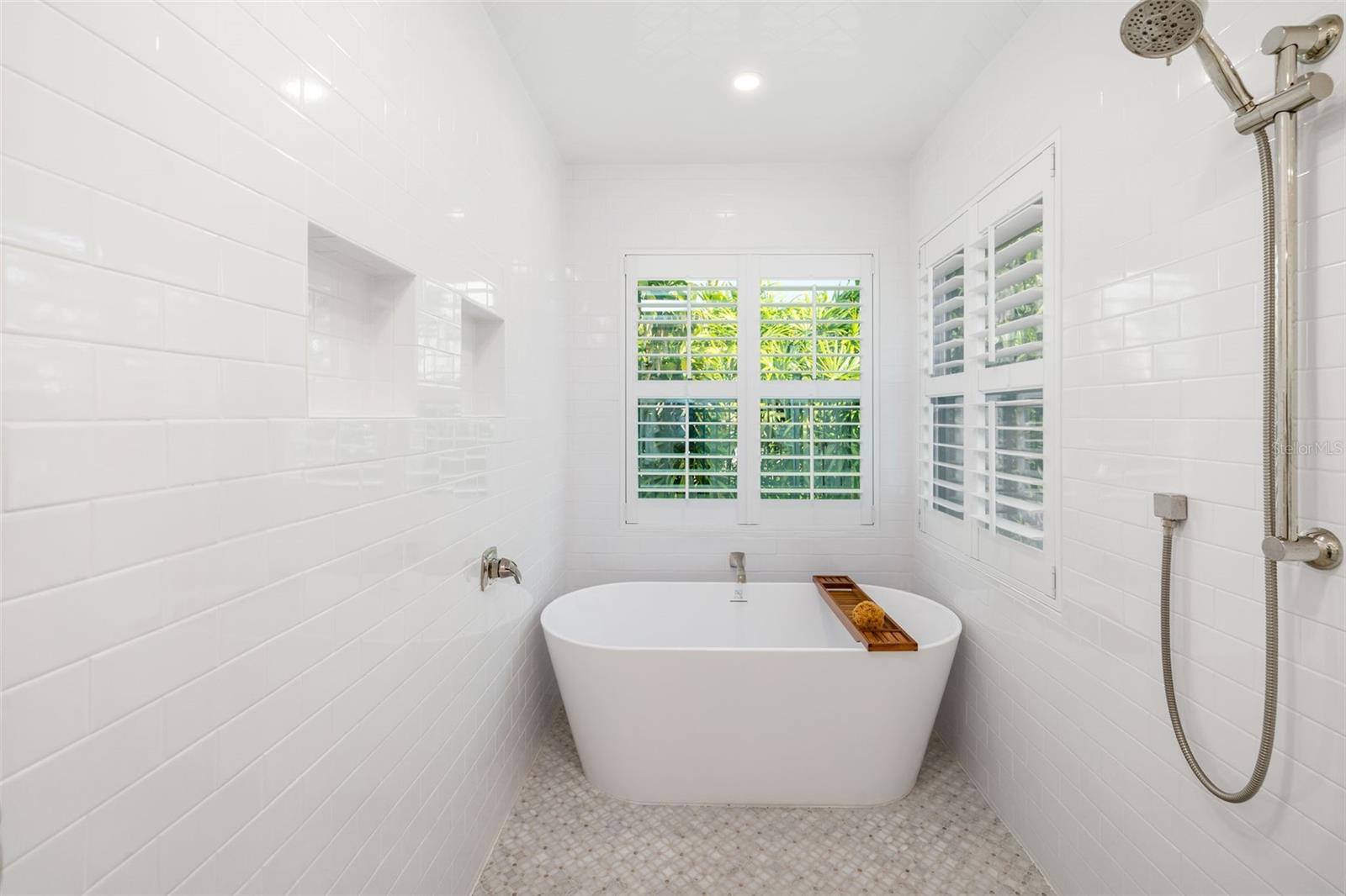 A4671008 Property Photo