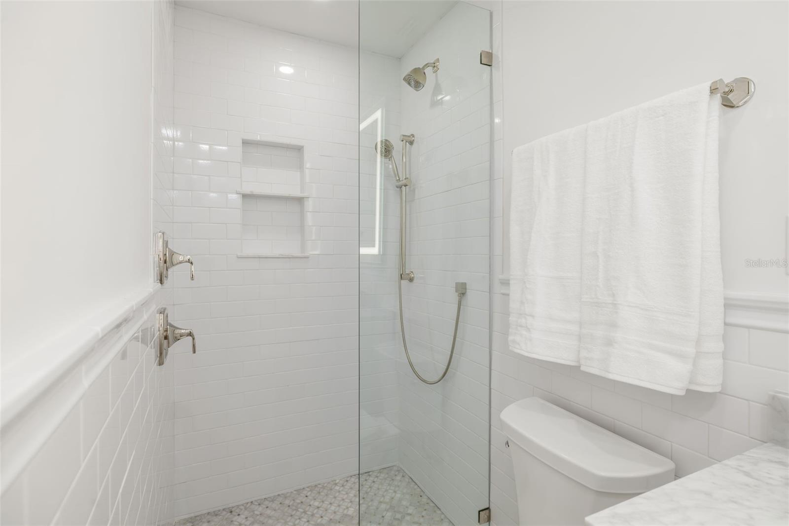 A4671008 Property Photo