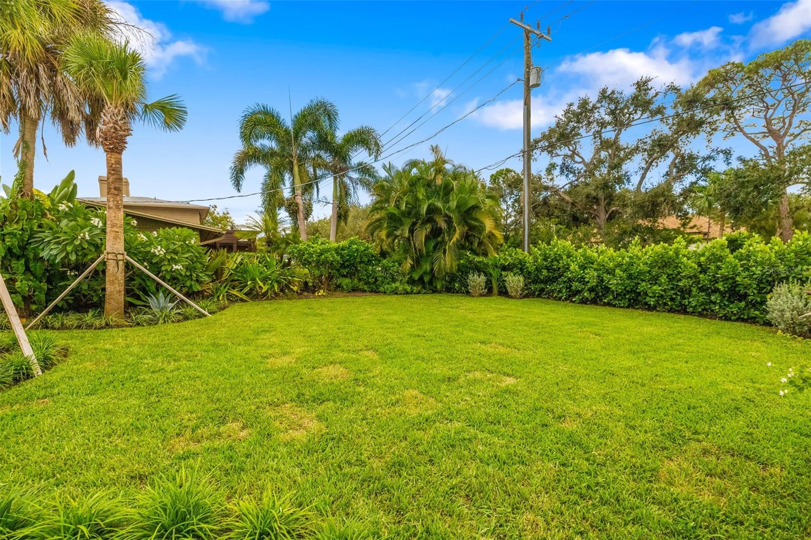 A4671008 Property Photo